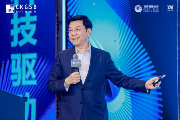 李开复:不排除未来再做超大基模预训练,当下没有性价比