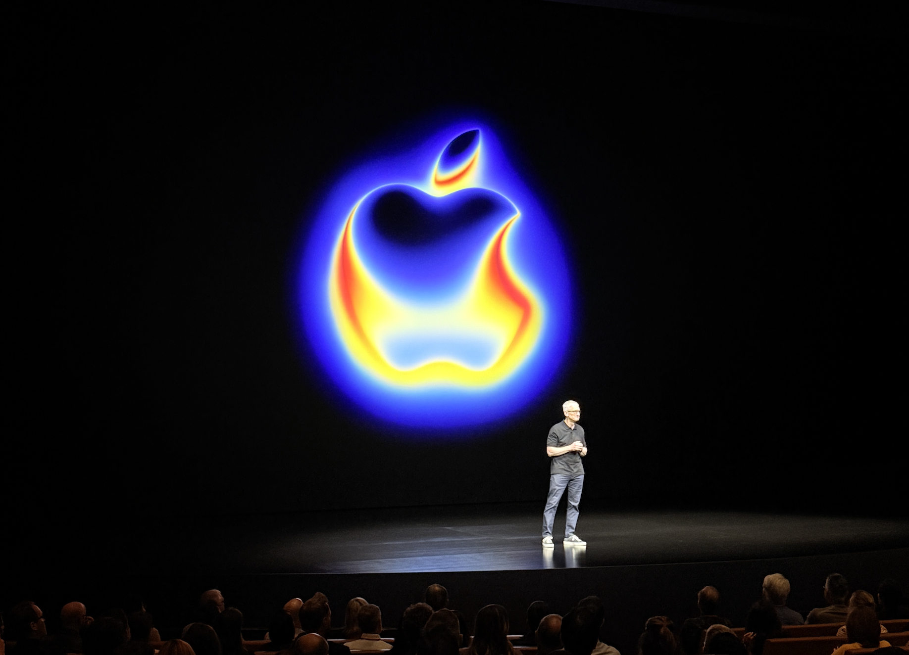 史上最薄iPhone来了,支持eSIM!苹果新机发布:这次大变样,加量不加价